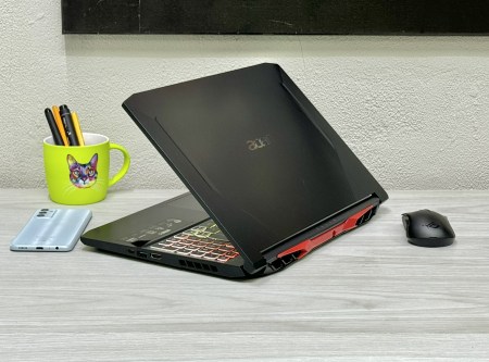 Acer Nitro AN515-55 38